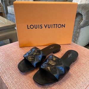 Louis Vuitton Revival Flat Mules! Like new!